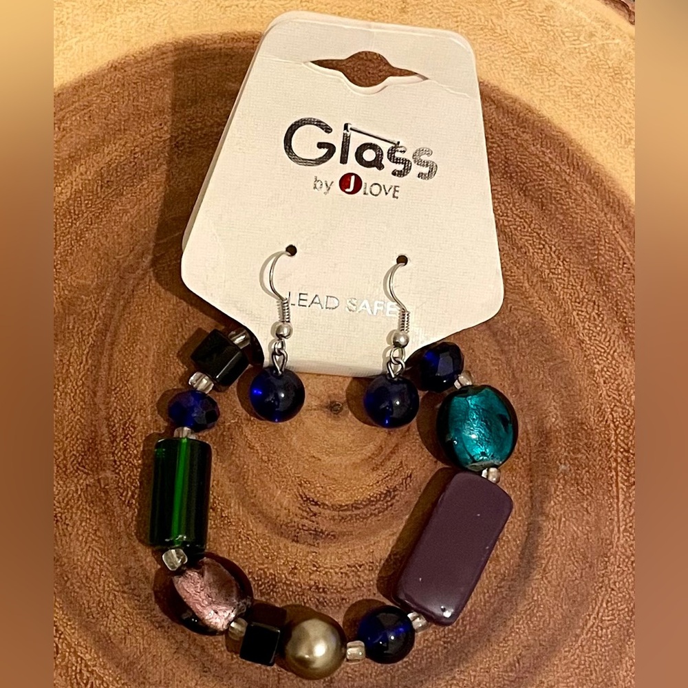 3/$15 Vintage Y2K Glass Bead Bracelet and Earrings Set -New With Tags (w/ flaw)